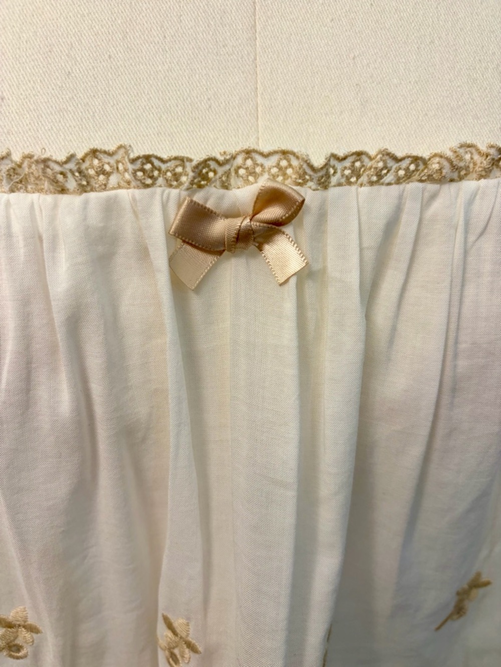 Reformation Broderie Anglaise Cream Eyelet Square-Neck Crop Top Size Small - Picture 3 of 9
